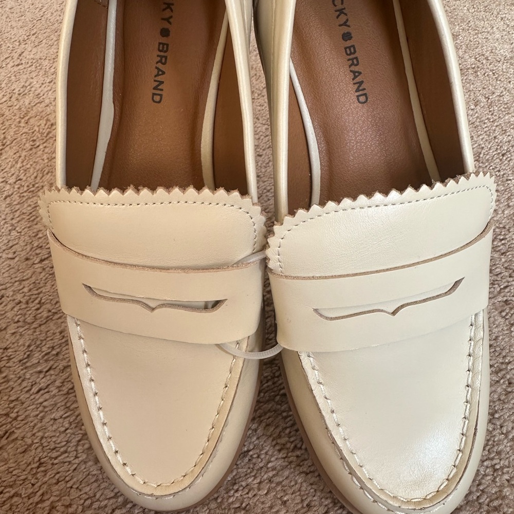 Lucky Brand Women's Cream Loafers